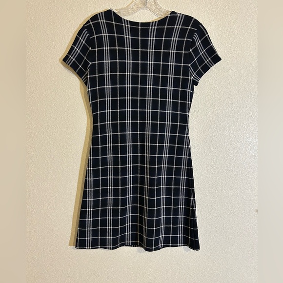 Theory Black Plaid Short-Sleeve Shift Dress - Picture 3 of 5